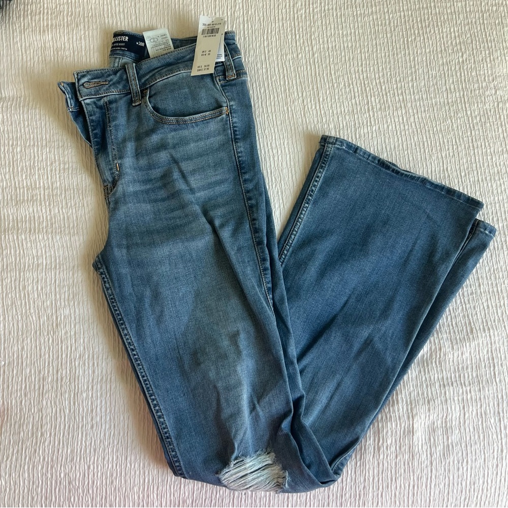 [Hollister] Women's Mid-Rise Boot Flare Jeans in Classic Blue